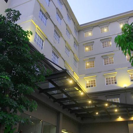 Noormans Hotel Semarang Exterior photo